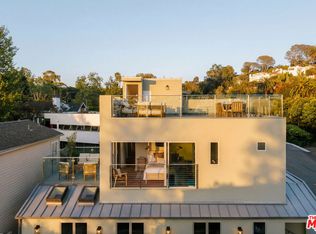 257 Entrada Dr, Santa Monica, CA 90402
