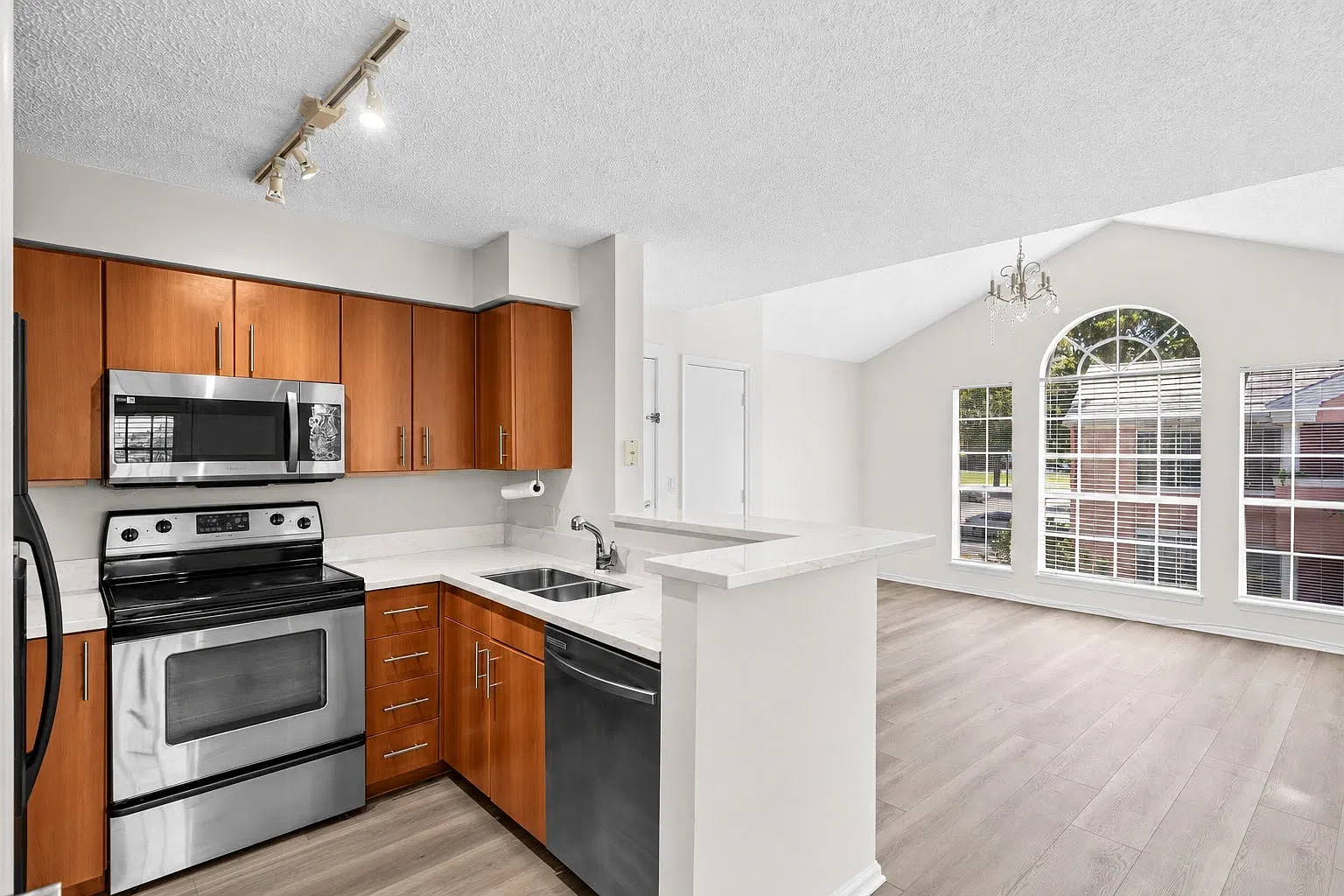 2 bed, 948 sqft, $2,650 — Photo 4
