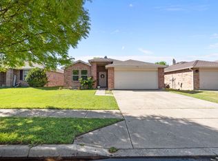1708 Sierra Meadow Ln, Justin, TX 76247
