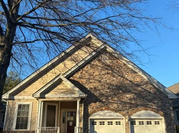 102 Hummingbird Dr, Hamilton Twp., NJ 08690