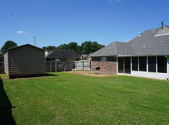 Level Backyard-storage Bldg