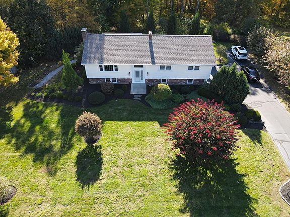 5th image of 60 Briar Hill Rd