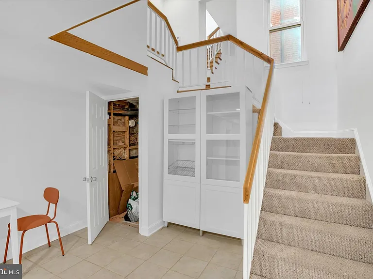 805 S Charles St — Photo 6