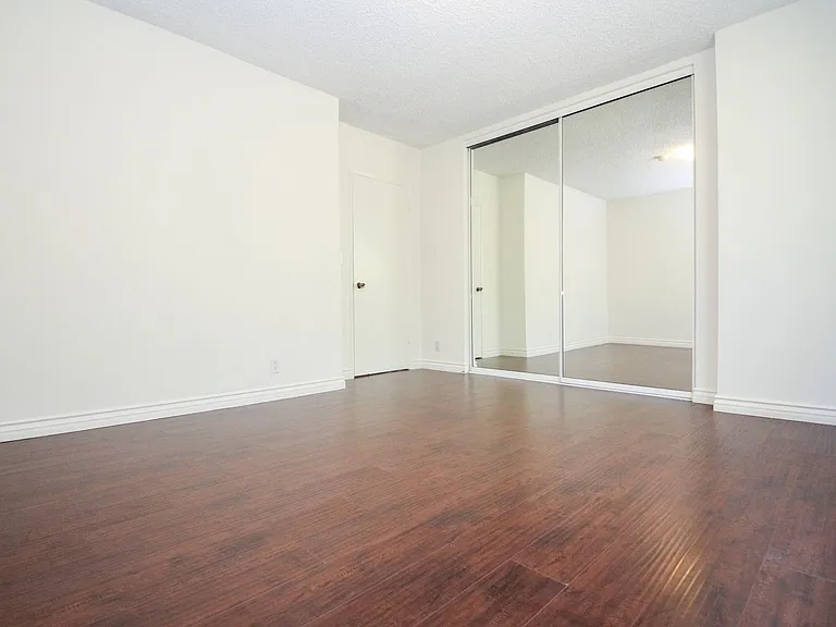 12231 Moorpark St — Photo 6