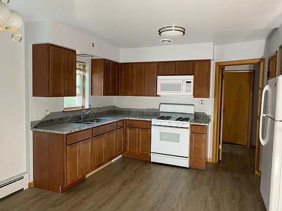 3rd image of 7506 N Oakley Ave
