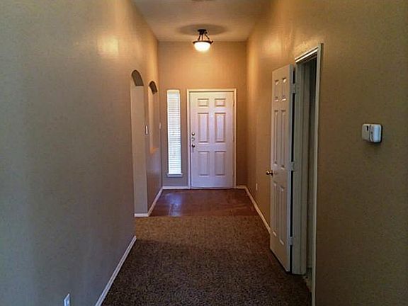 3rd image of 2733 Elderberry Ln