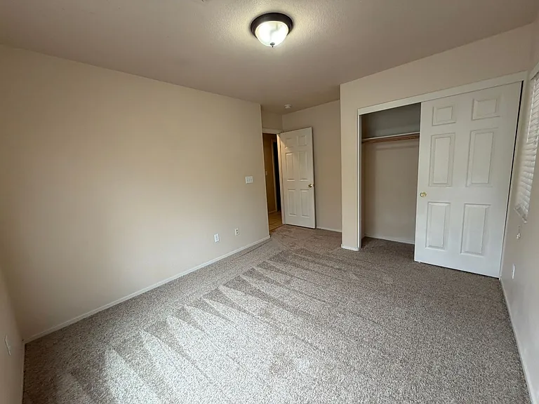 6420 Casamar St — Photo 32