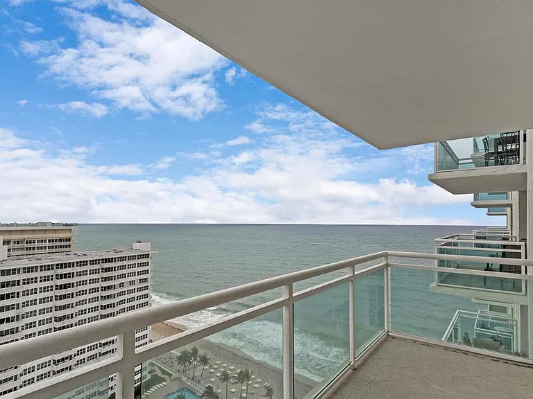 3900 Galt Ocean Dr #2114 — Photo 21