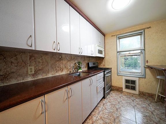 4th image of 2260 Benson Ave APT 1J