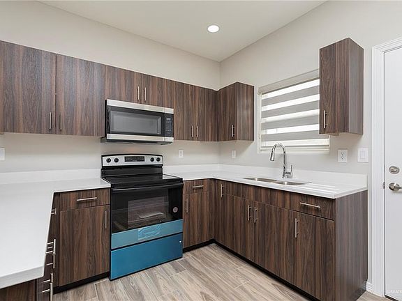 4th image of 4221 W La Vista Ave #2
