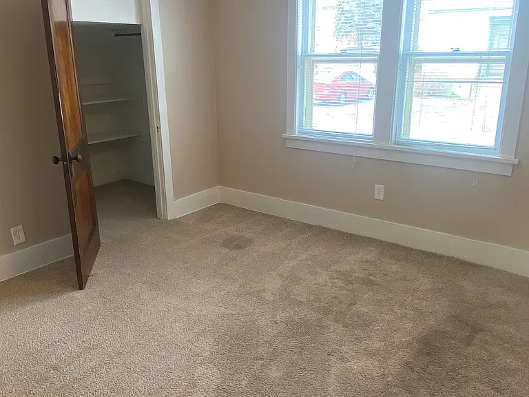 555 S 35th Ave — Photo 10