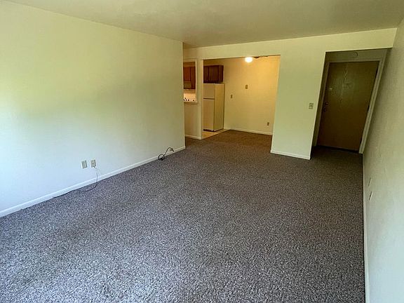 4th image of 1156 W Carriage Dr #4
