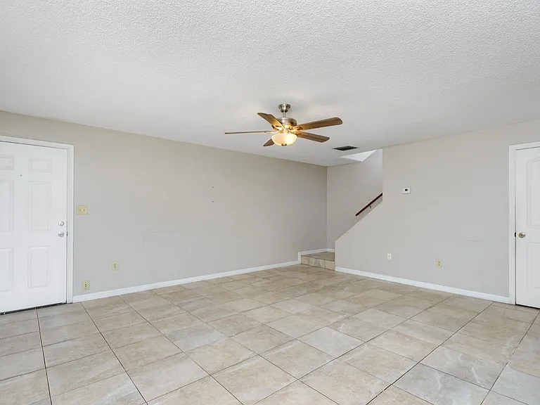 1023 Spring Meadow Dr #1 — Photo 4