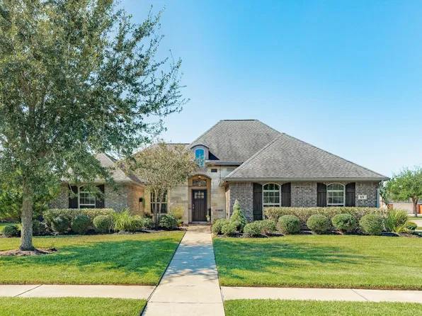 101 Rock Rose Ln, Lake Jackson, TX 77566