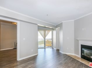 2811 W Francis Ave #302, Los Angeles, CA 90005