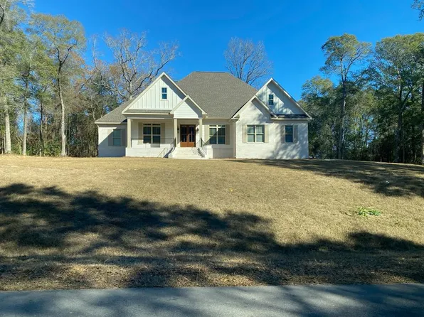 214 Suggs Rd, Headland, AL 36303