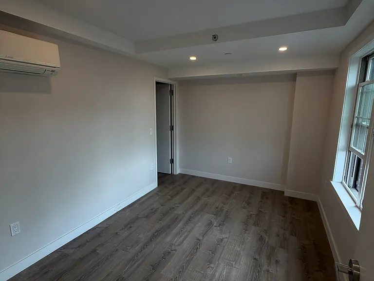 30-67 31st St #5F — Photo 3