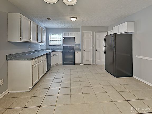 4th image of 725 Mossy Oak Dr