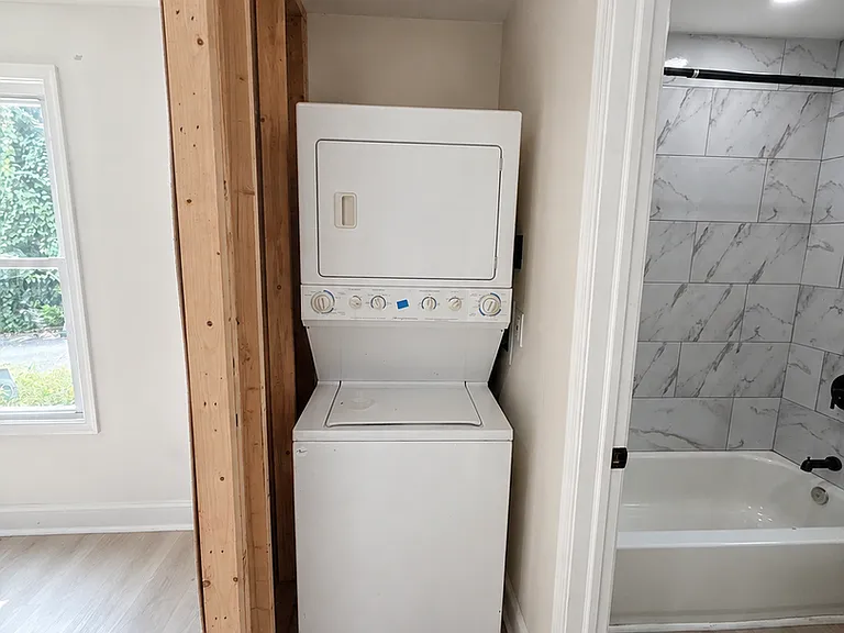 7612 Hackett Ave — Photo 5