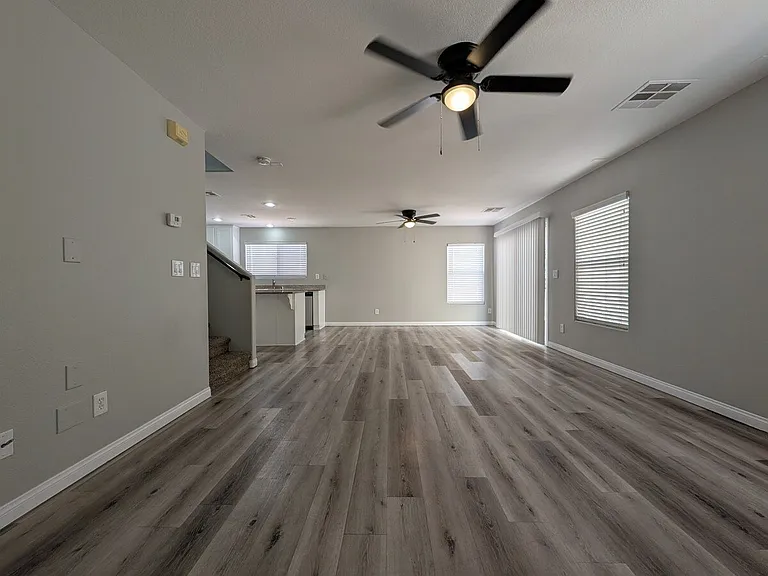 134 Cosmos Ct — Photo 2