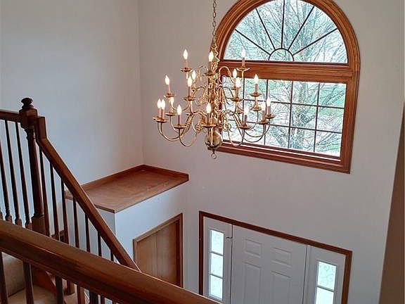4th image of 2057 Parkview Dr