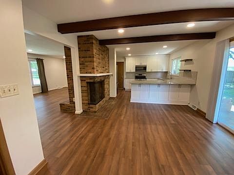Eating Area looking into the Kitchen and Living Room