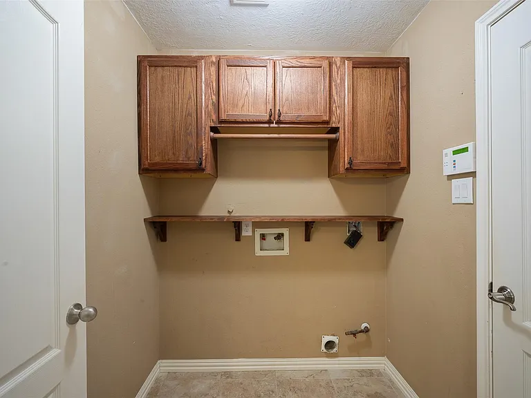 2931 Silver Landing Ln — Photo 19