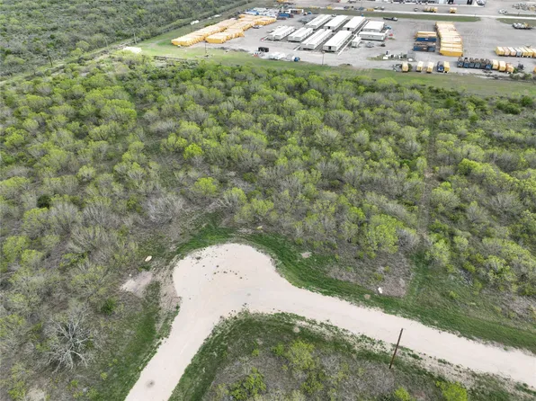 2 Private Road Frio Ests, Moore, TX 78057