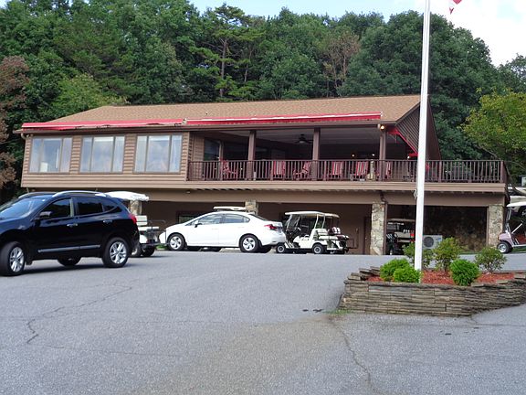 3rd image of 461 Rocky Cir
