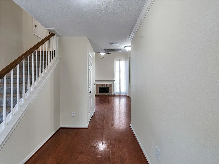 2108 Autumn Cove Dr — Photo 6