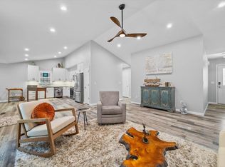 7 Oak View Dr, Staunton, VA 24401
