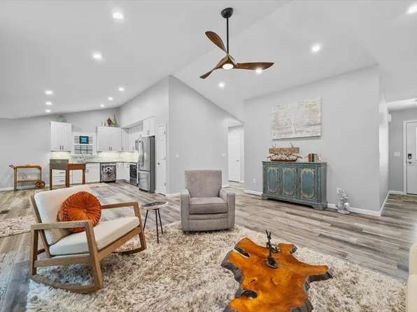 7 Oak View Dr, Staunton, VA 24401