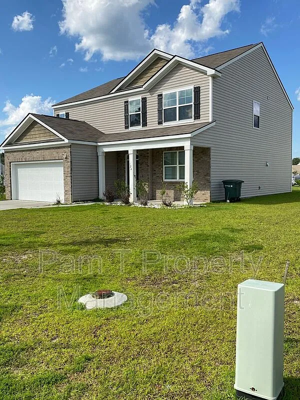 5 bed, 3.5 bath, 2721 sqft, $2,759 — Photo 4