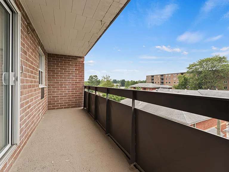 67 N Park St — Photo 26