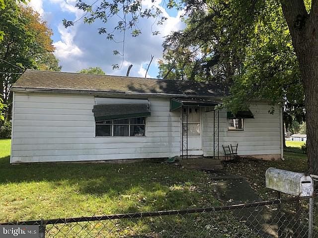 1st image of 546 Lemon St