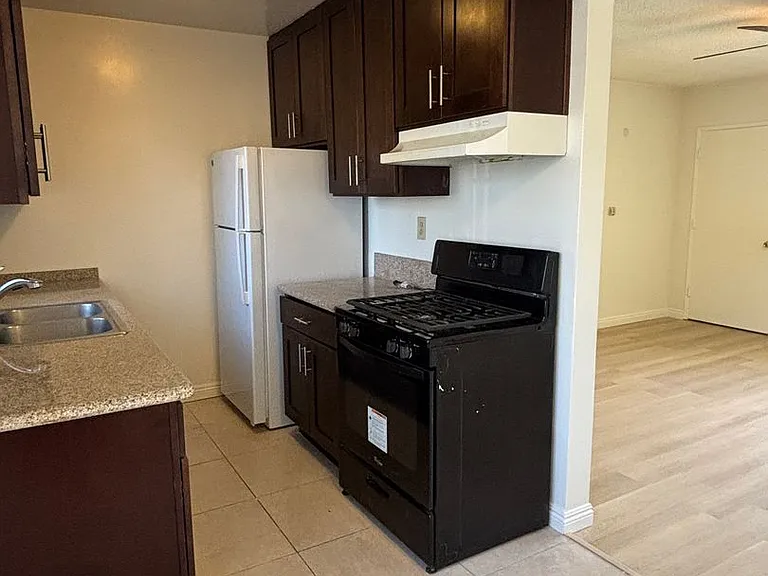 5245 Via San Delarro St #B — Photo 8