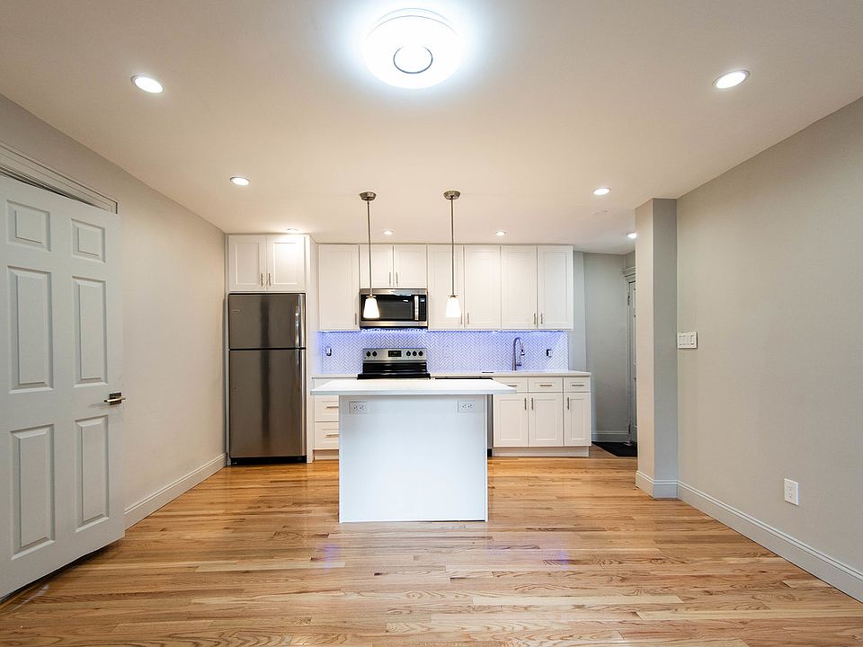 1st image of 37 Jefferson Ave #2