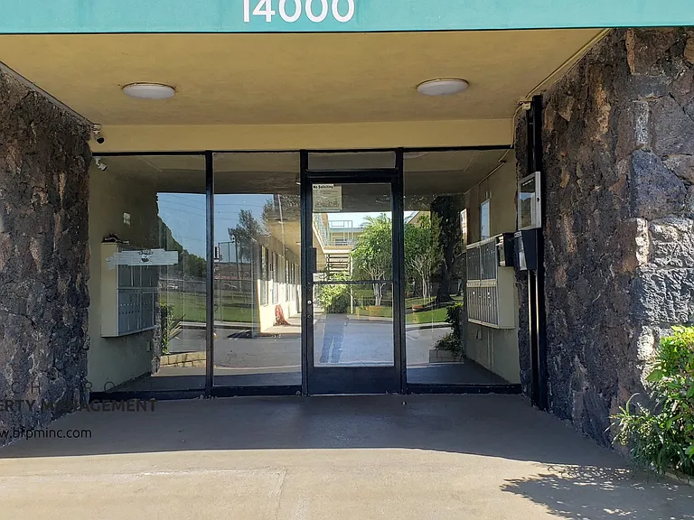 Portofino Apartments — Photo 1
