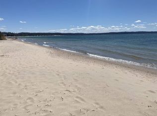 250 Harbor Dr E #32, Harbor Springs, MI 49740