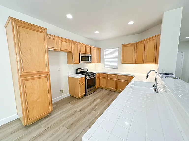 27712 Mahogany Row — Photo 3