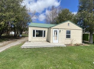 844 W Sherman St, Caro, MI 48723