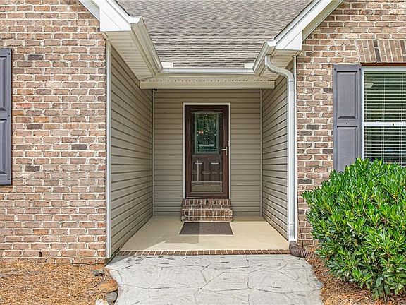 4th image of 8475 Hunting Ct