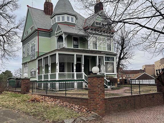 3rd image of 234 NE Randolph Ave