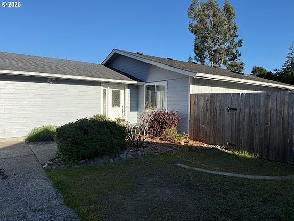 4th image of 2164 24th St