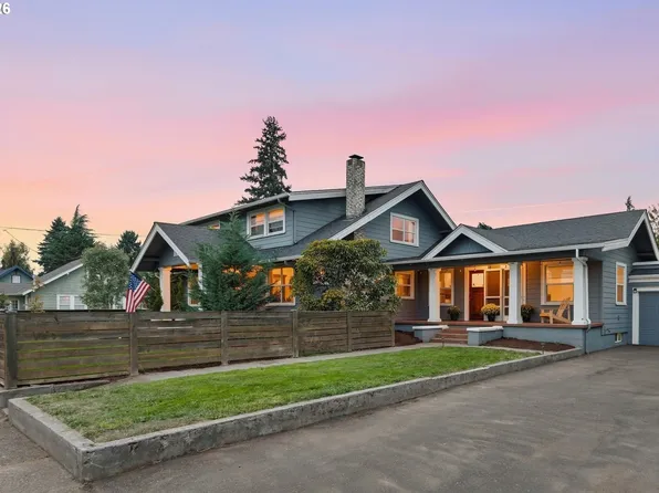 3249 3rd St, Hubbard, OR 97032