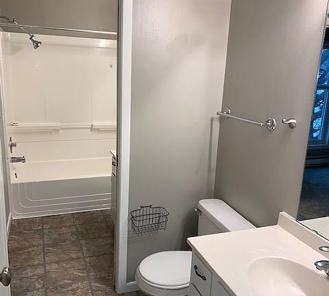 5th image of 14182 Pennock Ave APT 214
