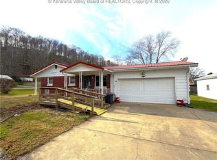 218 Oak St, New Haven, WV 25265