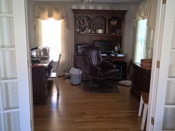 2nd image of 33 Britney Dr