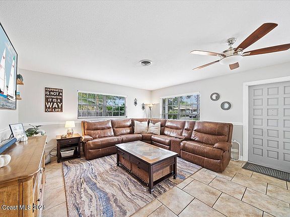 5th image of 2108 Lakeview Dr