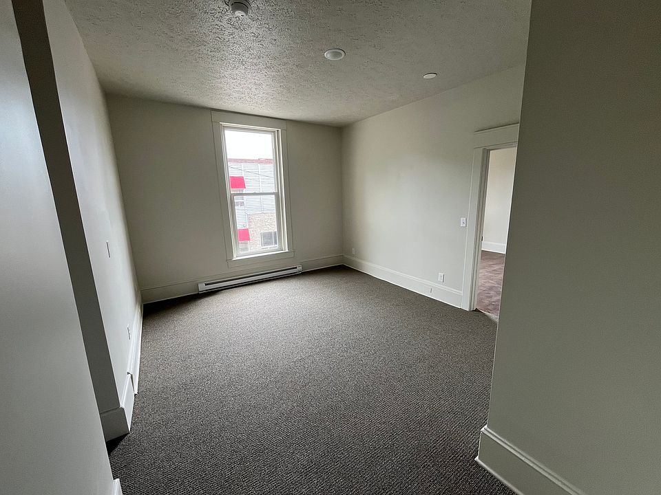 2nd image of 204 W Edgar Ave #6